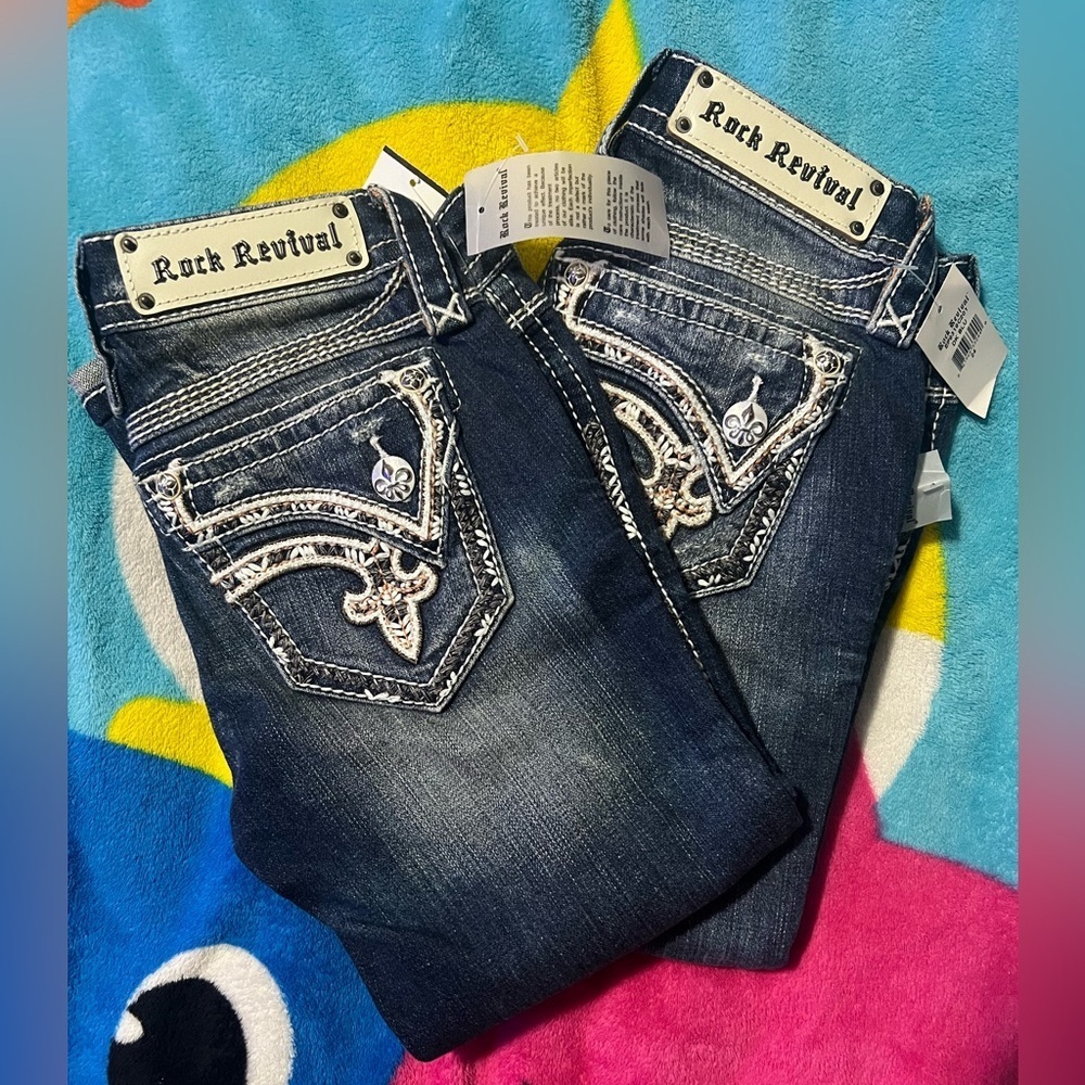 🎸 NWT Rock Revival Alexia Crop Women’s Jeans - Size 24​​​